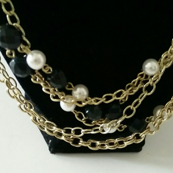 Bold statement 5 layer goldtone necklace 32" - Picture 4 of 8